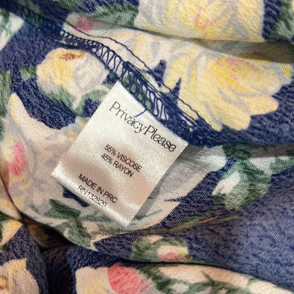 Privacy Please floral cold shoulder wrap dress - Picture 8 of 8